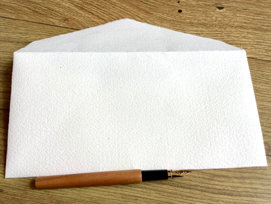 DIN lang-Briefumschlag aus handgeschöpftem Papier (Baumwollbütten)