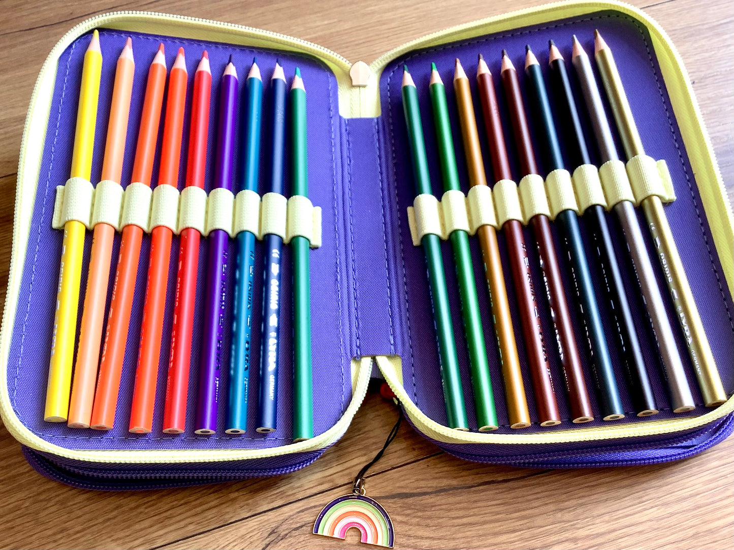 Federtasche 3 Reißverschlüsse Regenbogen Brunnen