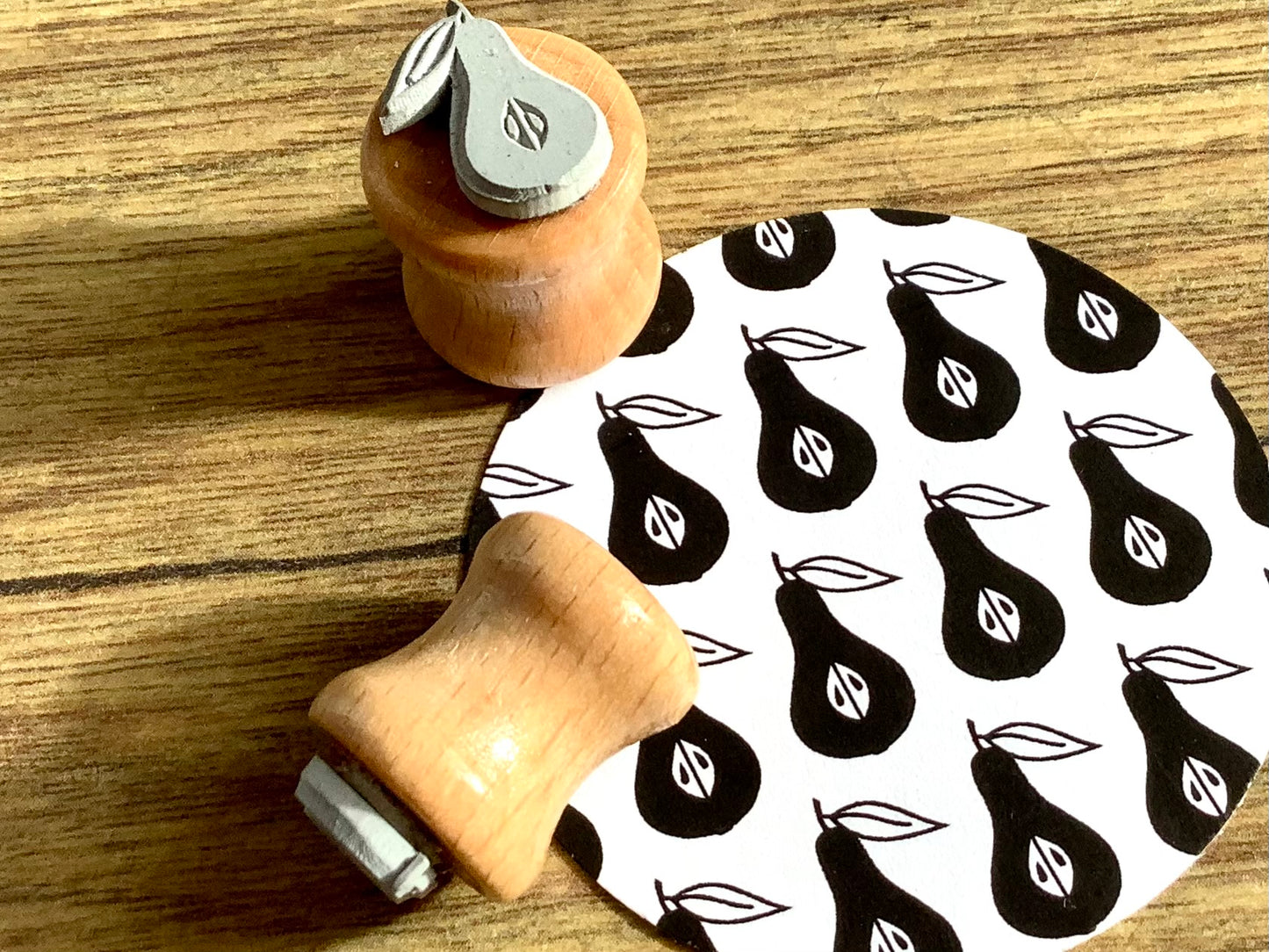 Holzstempel mini Birnenhälfte (Bordschätze)