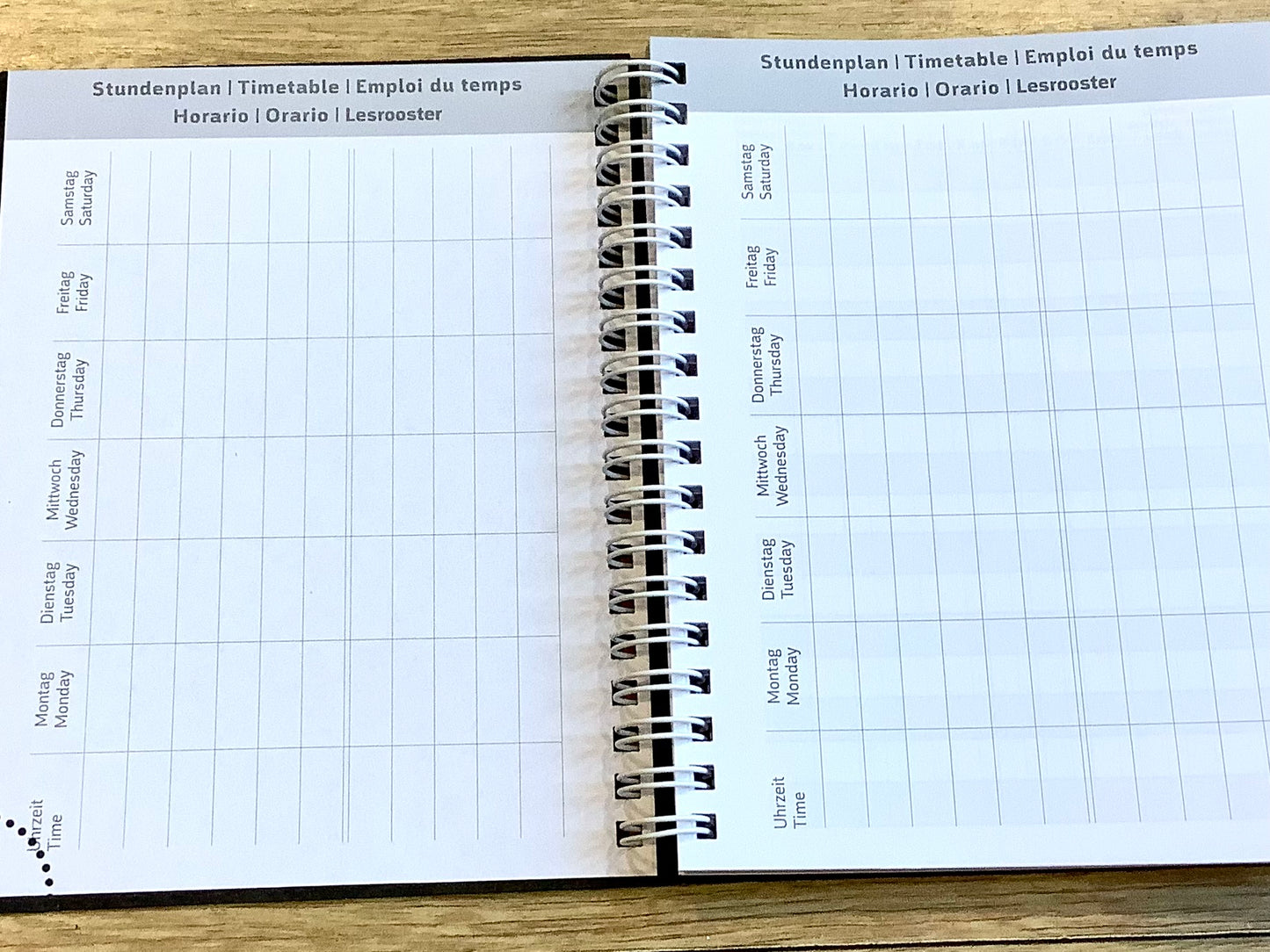 Wochenkalender A6 schwarz '25/2026