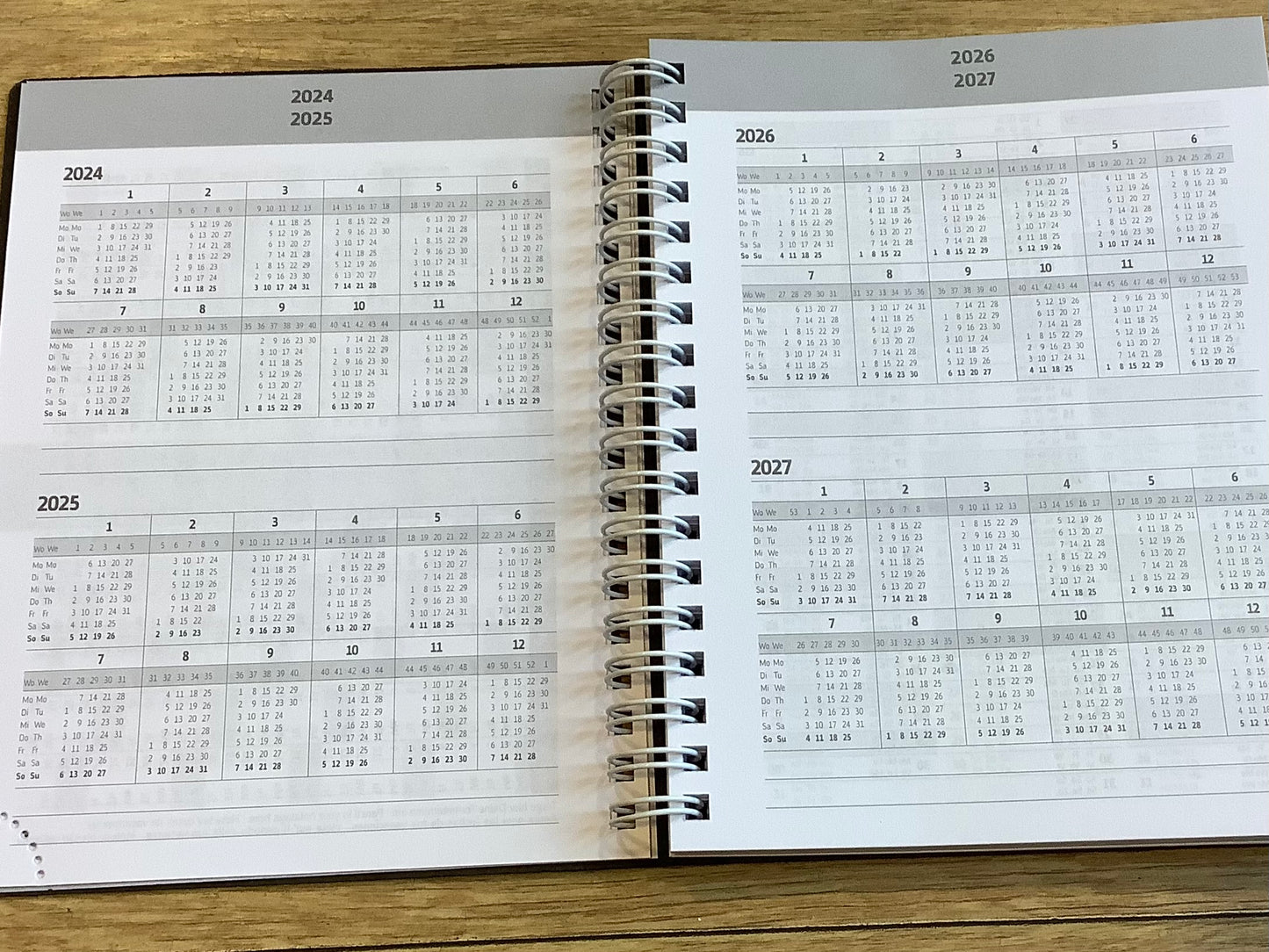 Wochenkalender A6 schwarz '25/2026