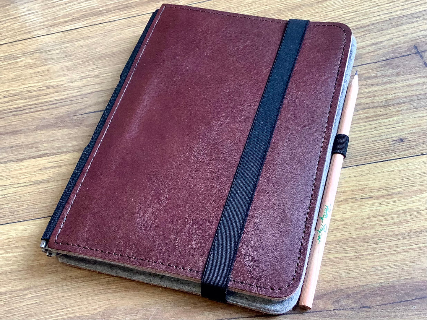 Taschenbegleiter BS_20 Leder M Roterfaden +Gratiskalender 2025