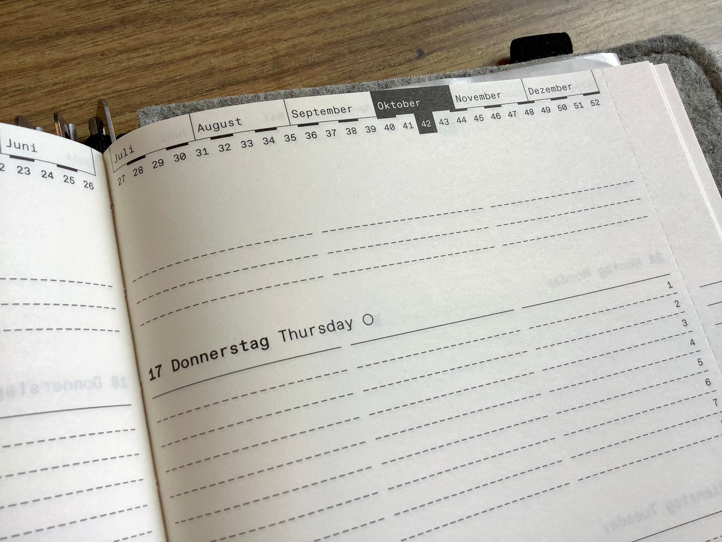 Lehrer*innenkalender ROTERFADEN 25/ 2026