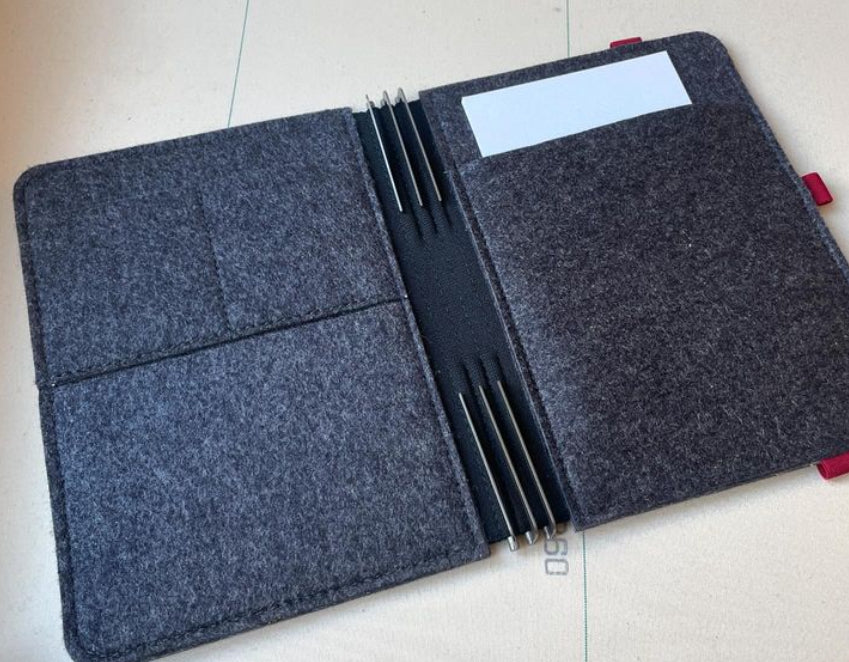 Taschenbegleiter Drucktuch M #408 Roterfaden vegan +gratis Kalender 2025