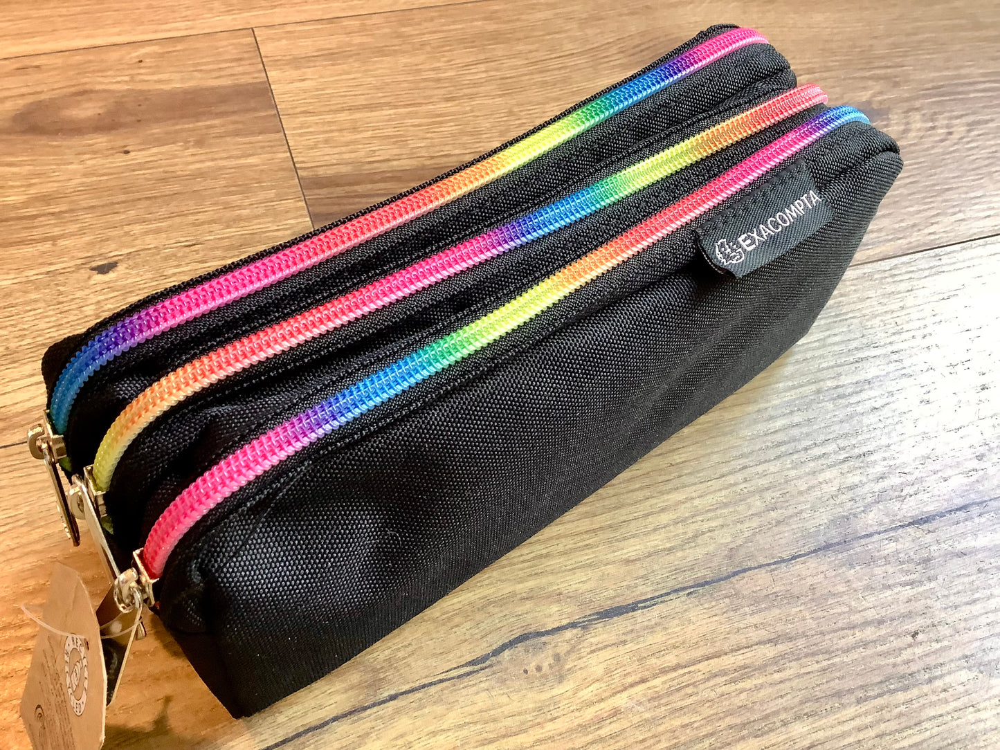 Stiftetasche Recycling schwarz mit Regenbogen-Reißverschluss