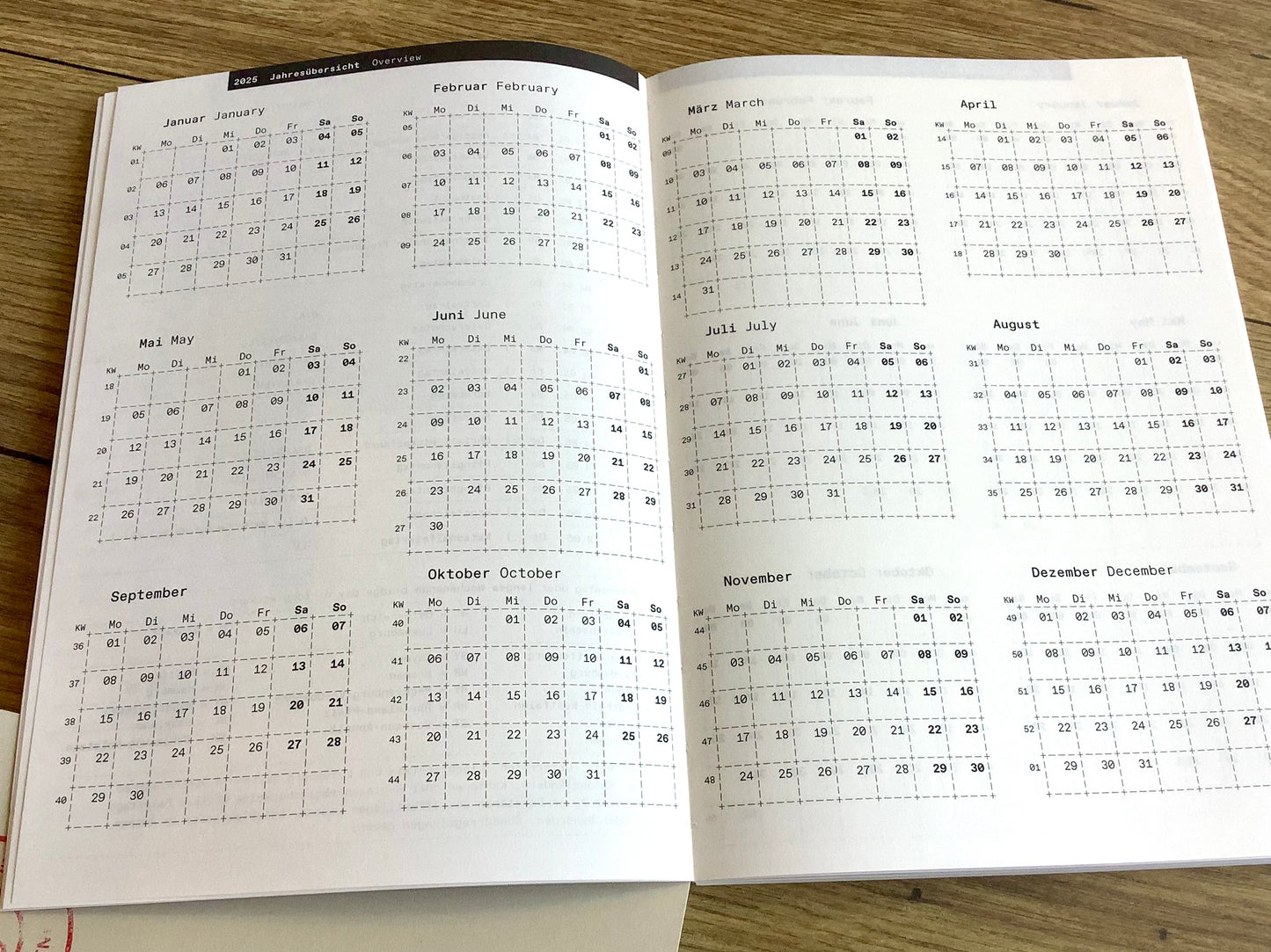 Lehrer*innenkalender ROTERFADEN 25/ 2026