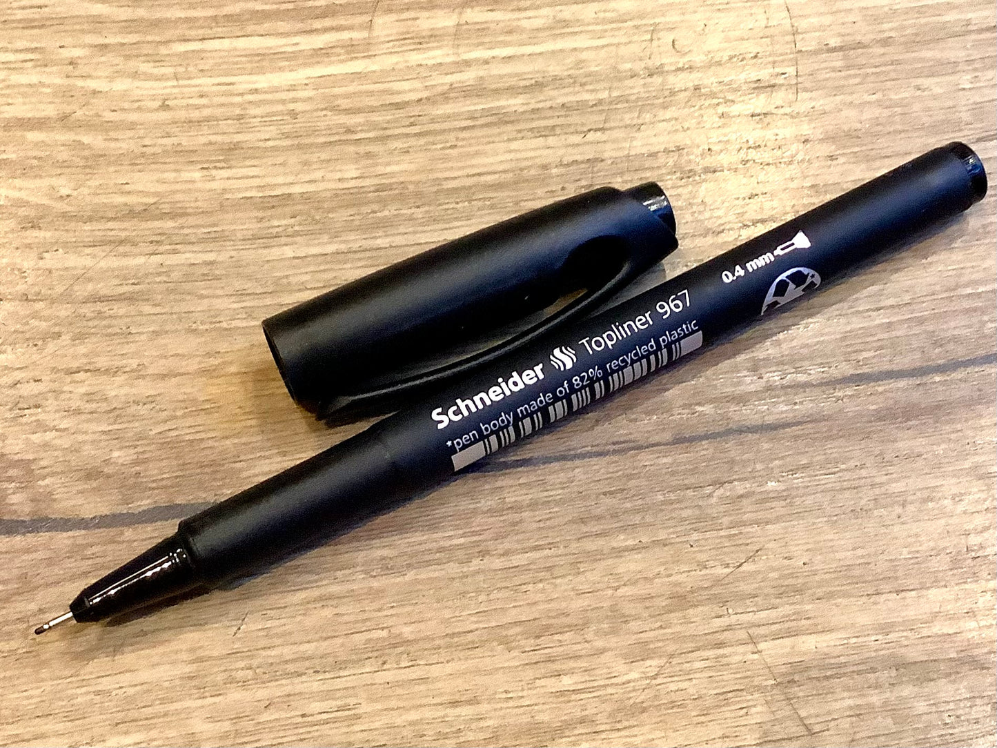 schwarzer Fineliner