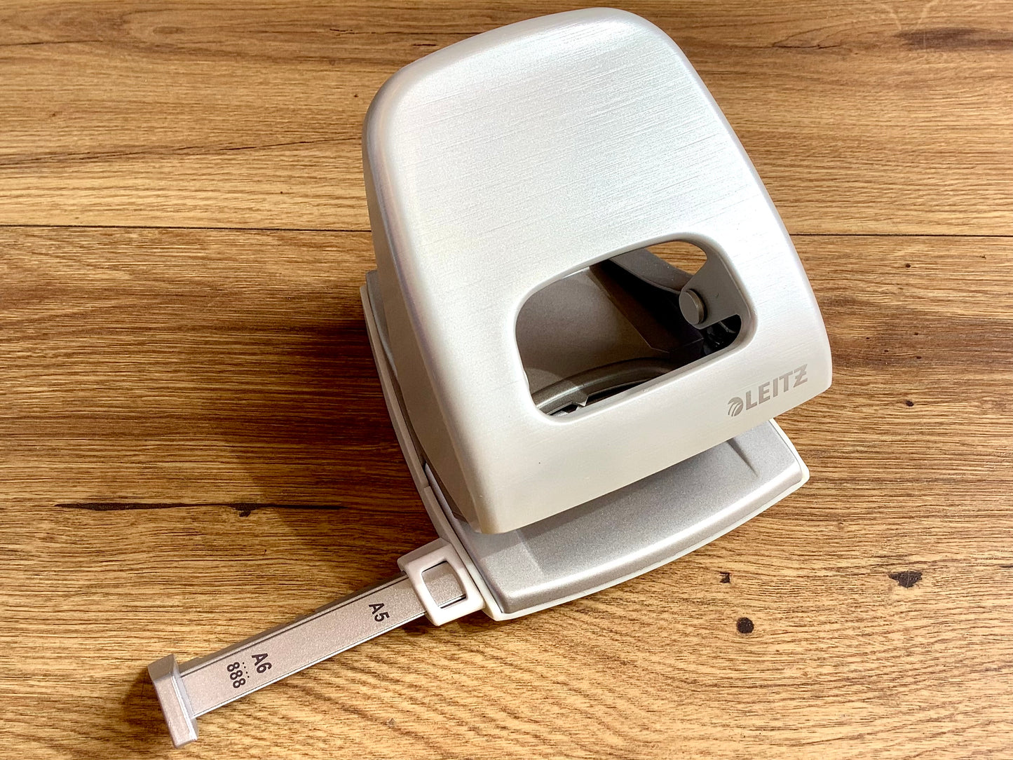 Locher arktisweiß LEITZ 5006 Metall