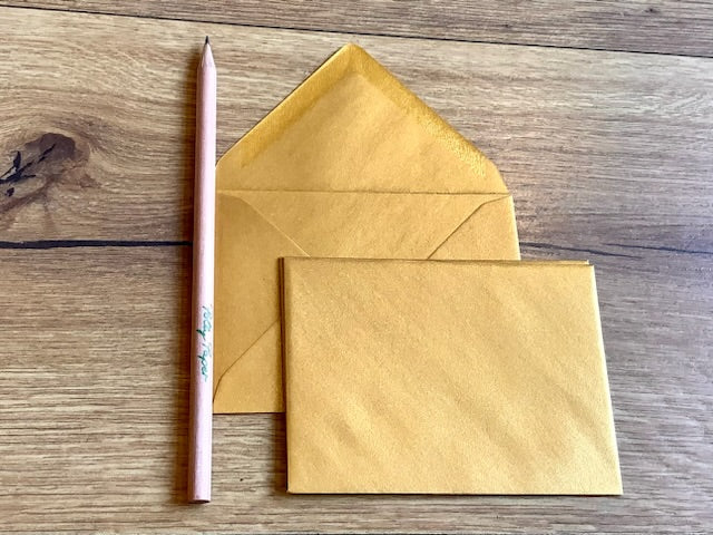 C7-Kuvert gold DINC7 (8x11,5)