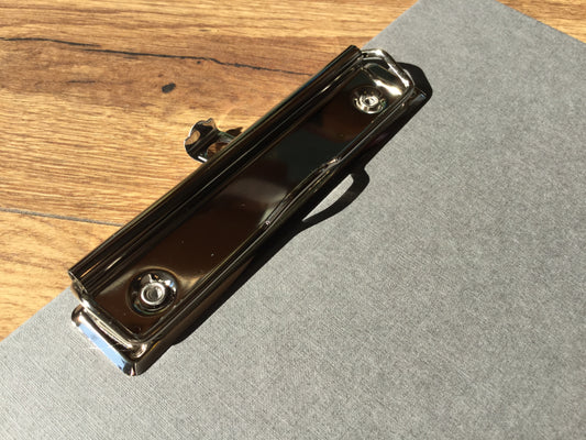 Klemmbrett grau Recyclingpappe