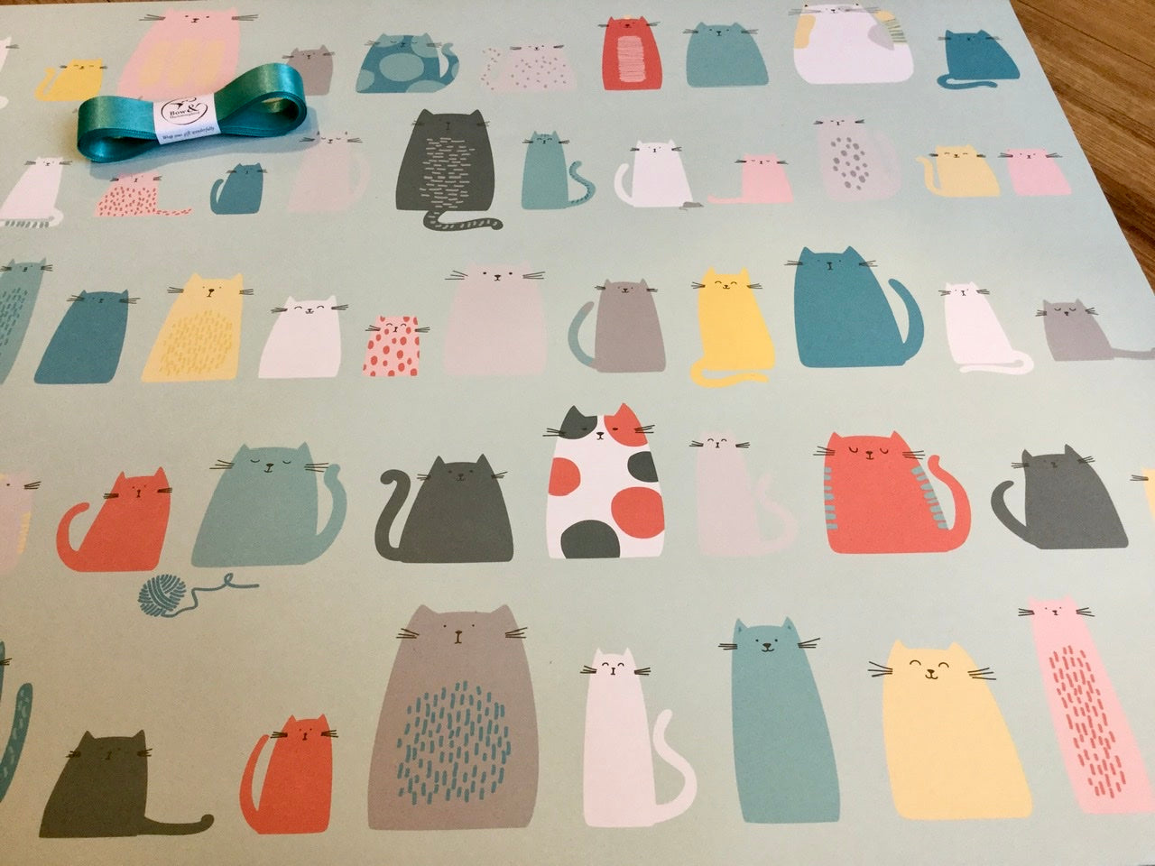 Geschenkpapier Cats Bow&Hummingbird