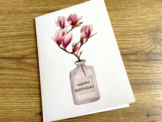 Briefkarte "Happy Birthday" - Glasvase mit Magnolien  - erhältlich bei Polly Paper - Umweltfreundliche Schreibwaren Berlin-Mitte