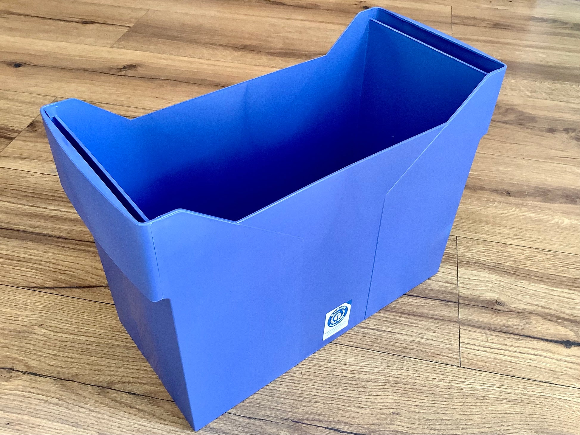 Blaue Hängeregisterbox aus recyceltem Plastik von M&M.
Bei  Polly Paper - Umweltfreundlicher Bürobedarf in Berlin-Mitte