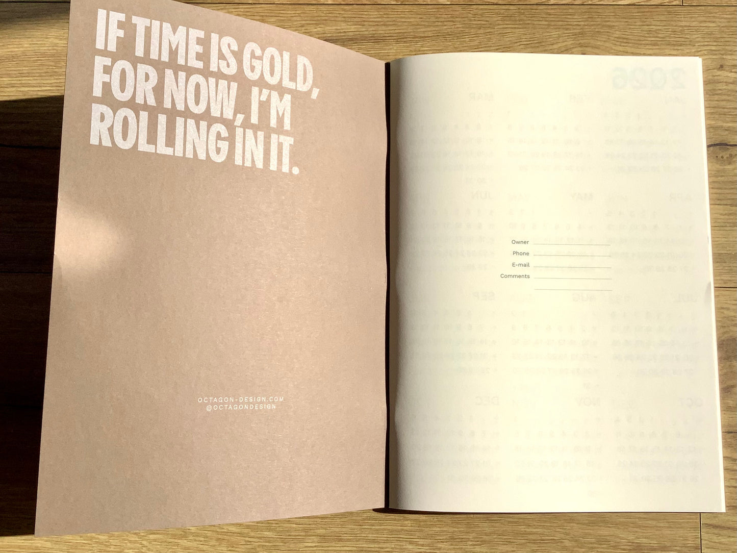 Monatsplaner plus A4 Octàgon cappuccino 2026