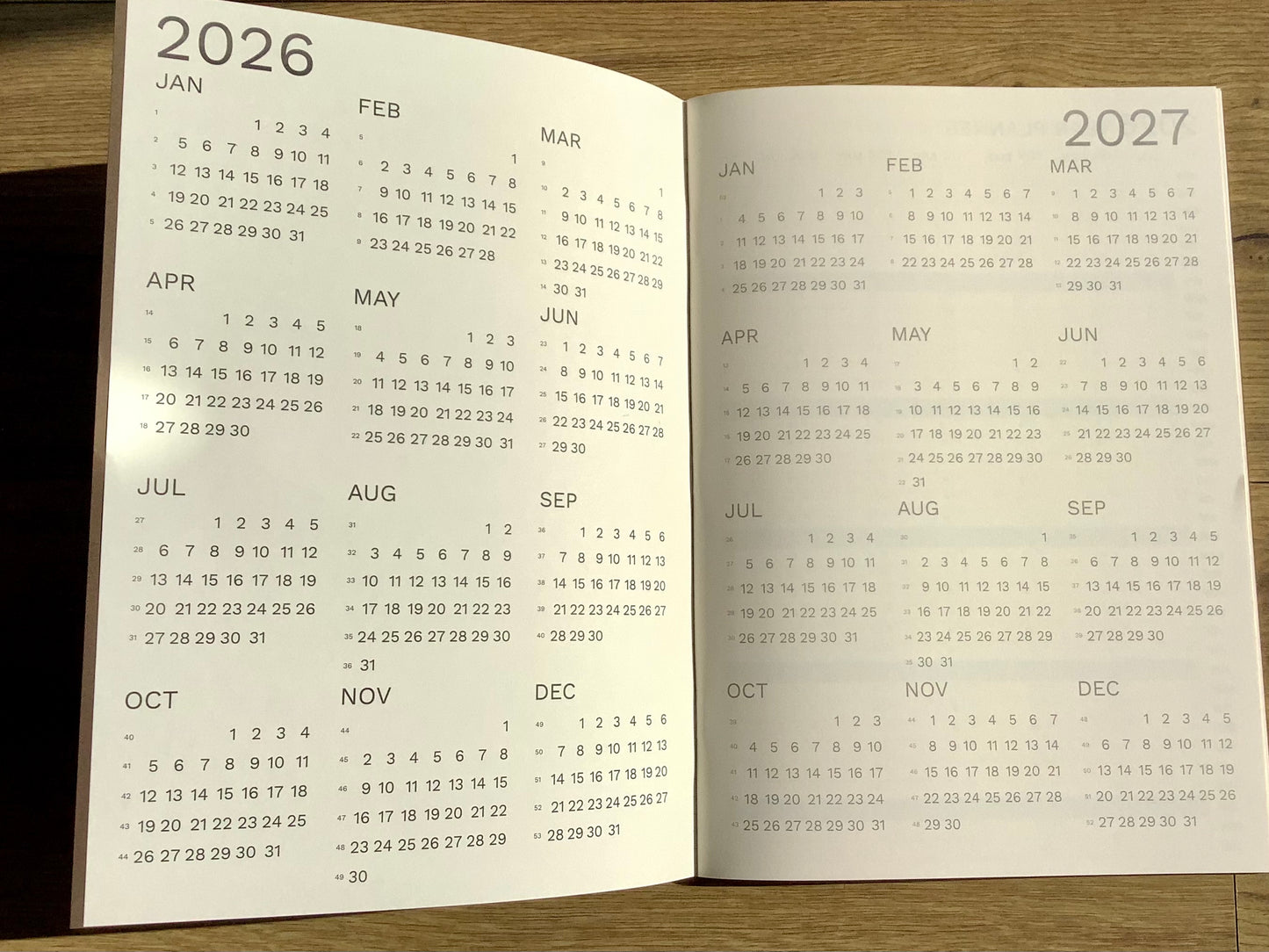 Monatsplaner plus A4 Octàgon cappuccino 2026