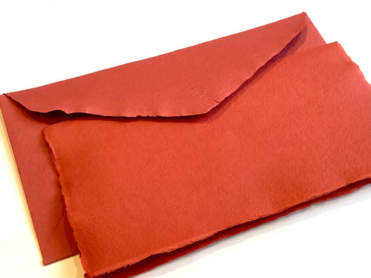 Bütten-Kuvert DL 11x22 ziegelrot l'Oliver handgeschöpft - Polly Paper - Umweltfreundliche Schreibwaren