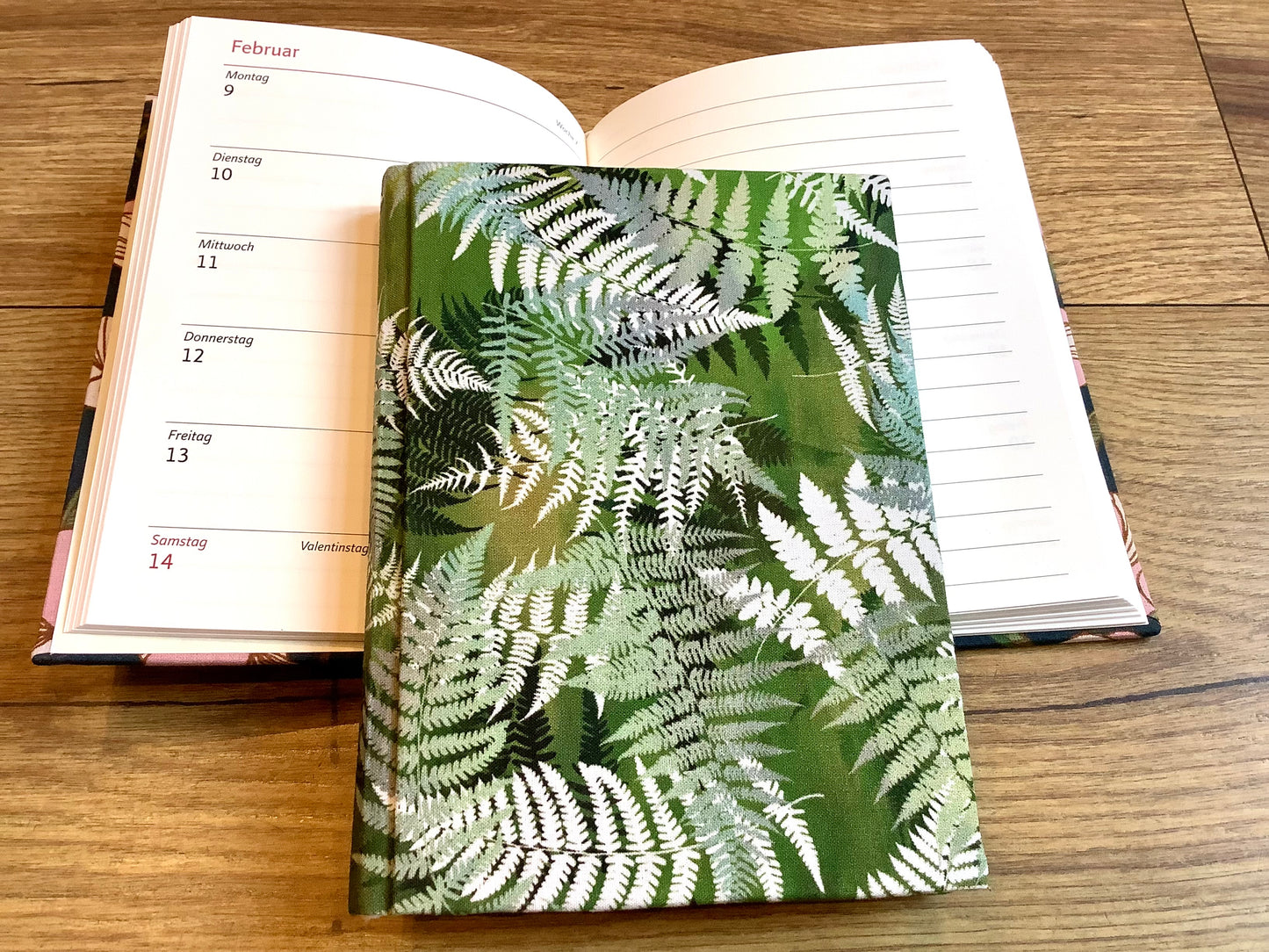 Wochenkalender B6 Stoff 1W/1S 12x16 2026 Kaspar Hauser