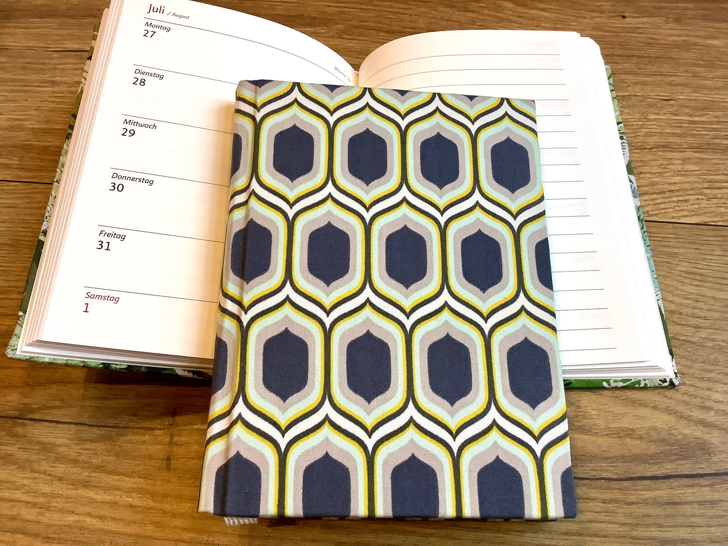 Wochenkalender B6 Stoff 1W/1S 12x16 2026 Kaspar Hauser