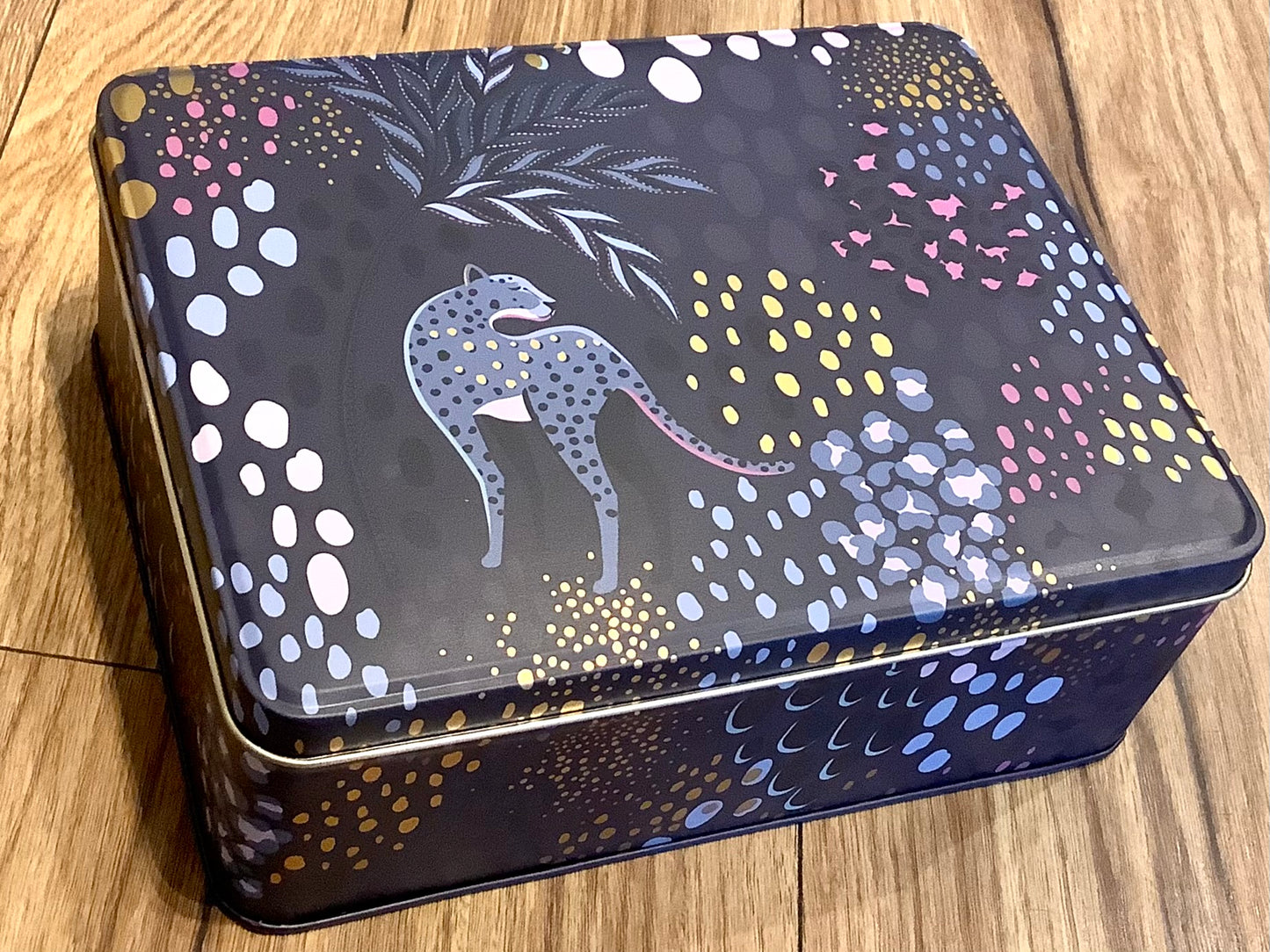 Blechdose Winter Leopard SARA MILLER 19x15x7cm
