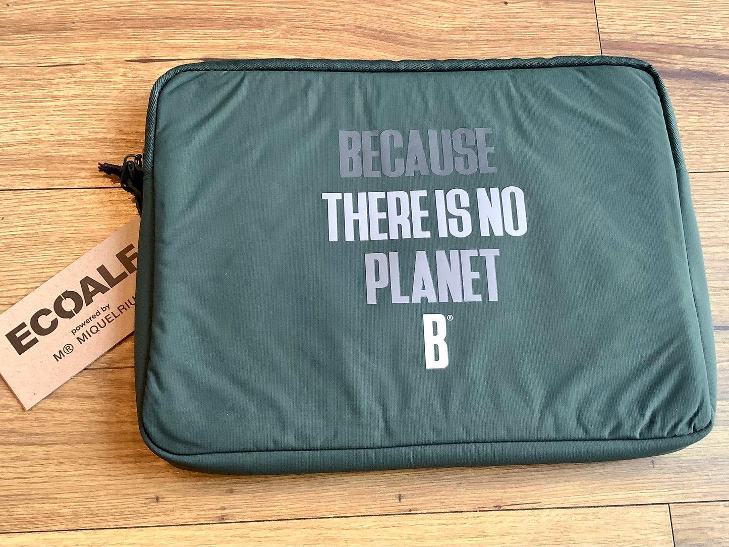 Tablet-Tasche 13" gepolstert grün Recycling ECOALF