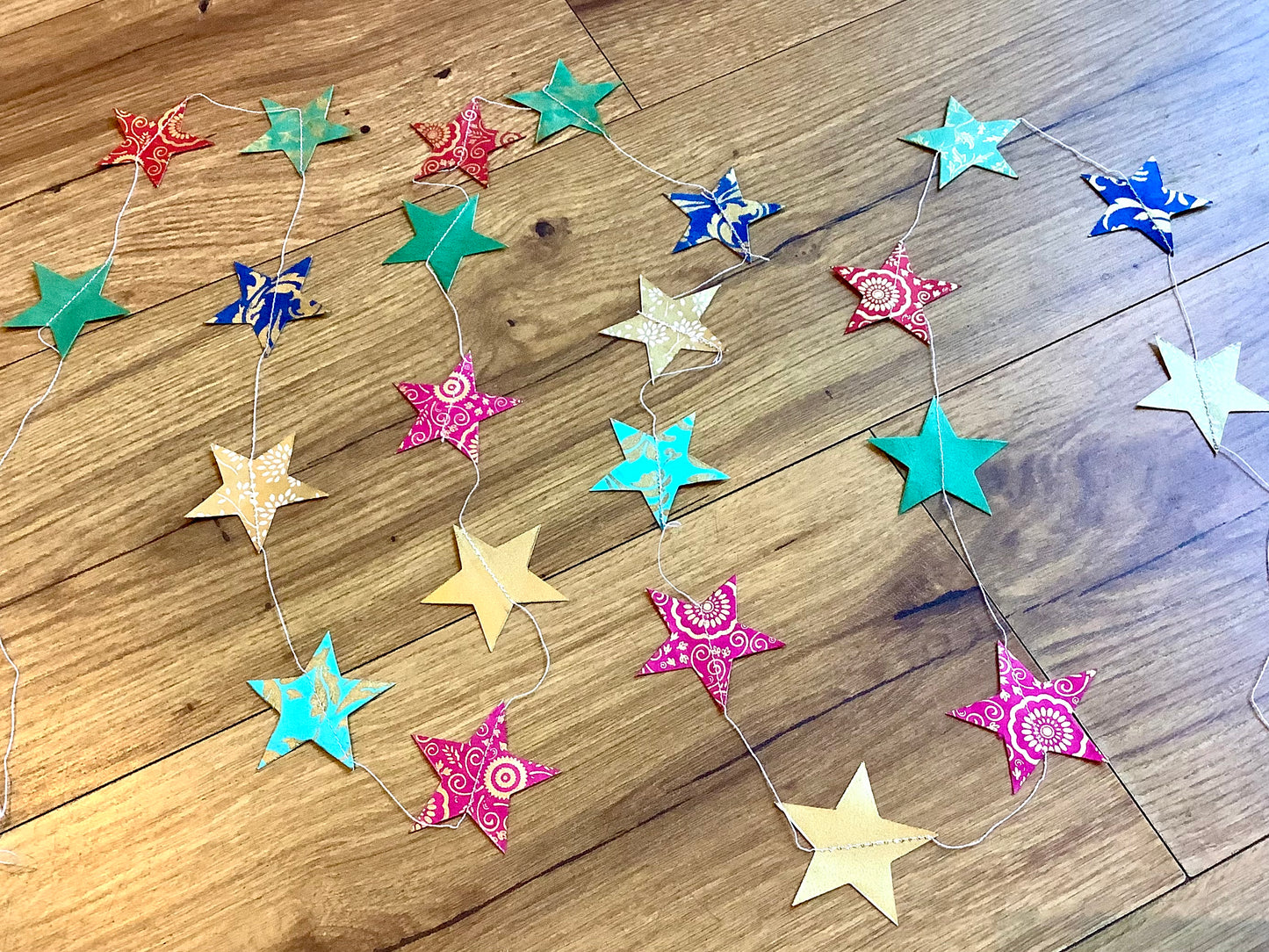 Girlande Sterne aus buntem Recyclingpapier 2m