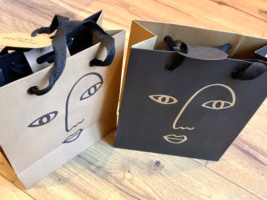 Geschenktasche 18x8x21cm schwarz-braun Taio Stewo