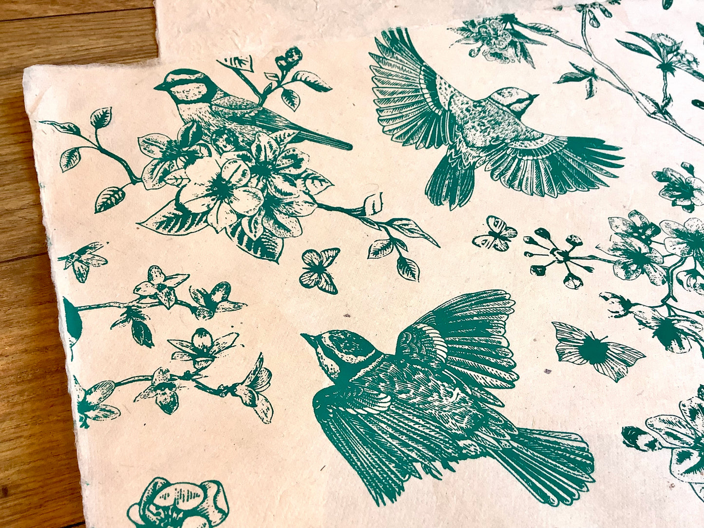 Geschenkpapier Vögel petrol handgeschöpft Nepalokta