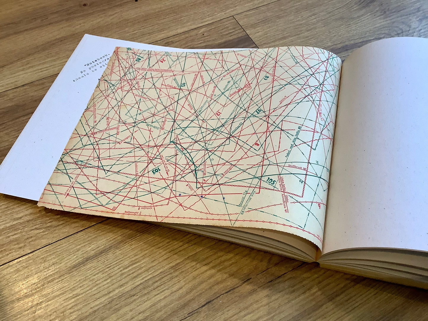 Skizzenbuch A4 quer Fische hellgrau RC (Deafmessanger) - Polly Paper - Umweltfreundliche Schreibwaren