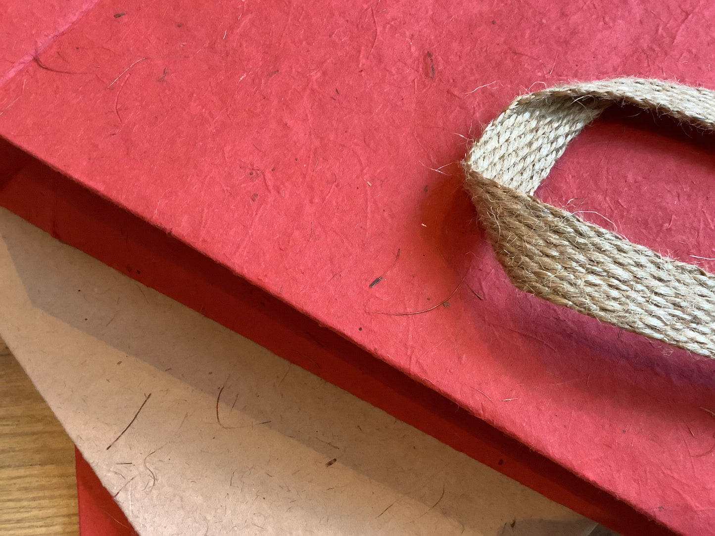 Geschenktasche Jutefaserpapier u. Kokosfaser Sigel°
