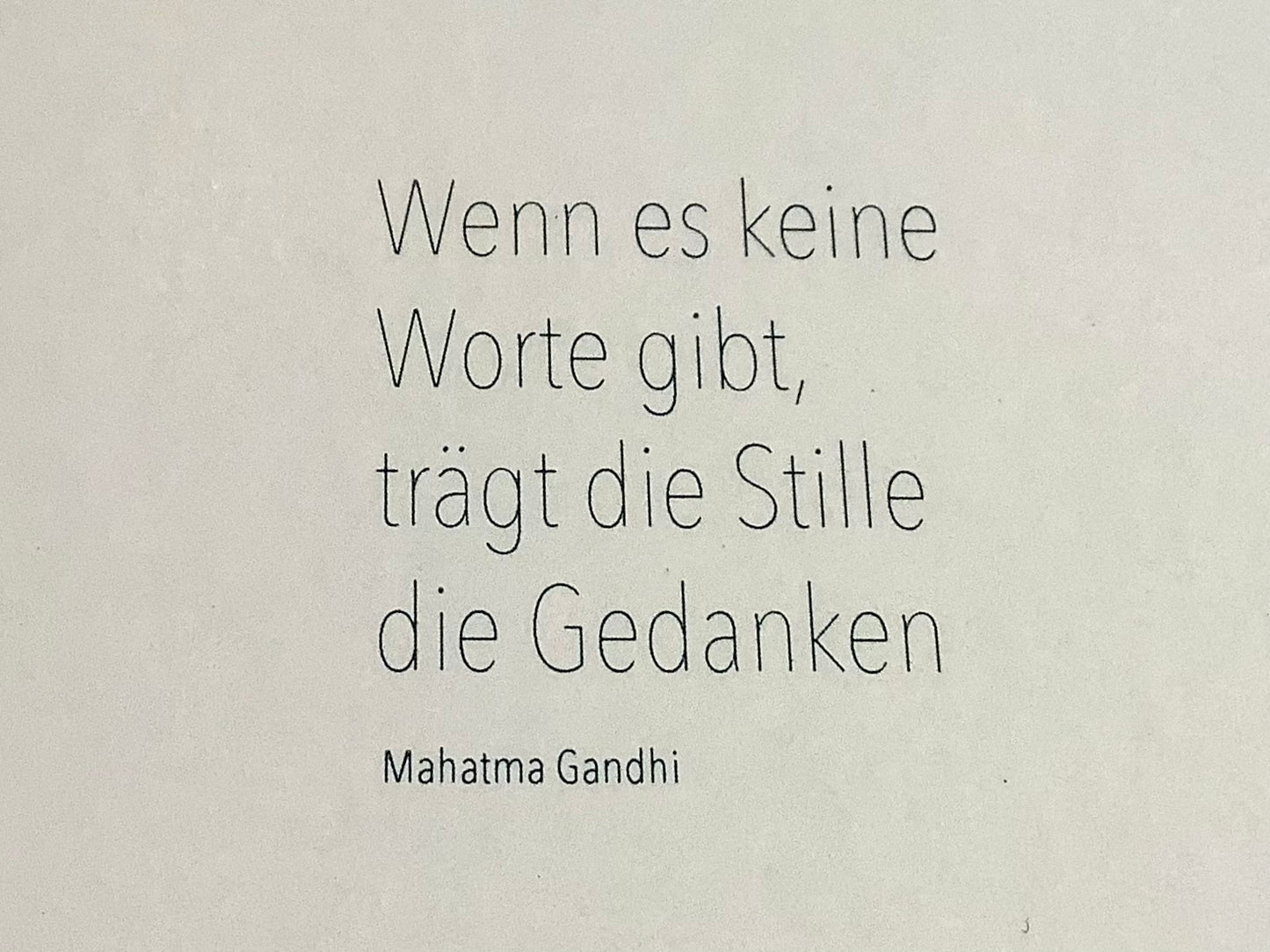Briefkarte Kranich Trauer Gandhi-Zitat
