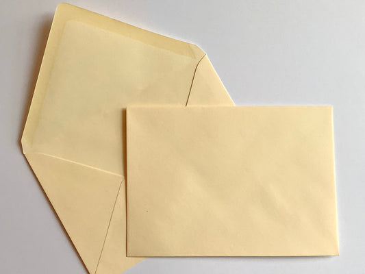 C6-Kuvert cremeweiß Spitzklappe einzeln