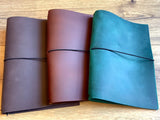 Leder-Buchhülle A5 papoutsi „Wiji“°