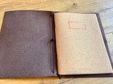 Leder-Buchhülle A5 papoutsi „Wiji“°