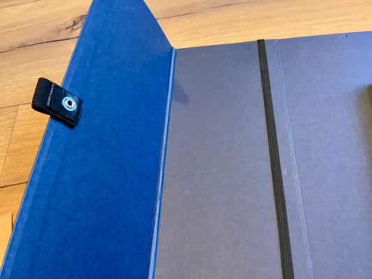 Tagungsmappe blau mit Blockklemme („Elegance“)