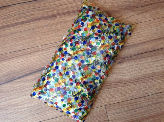 Buntes Konfetti in einer 100g-Tüte