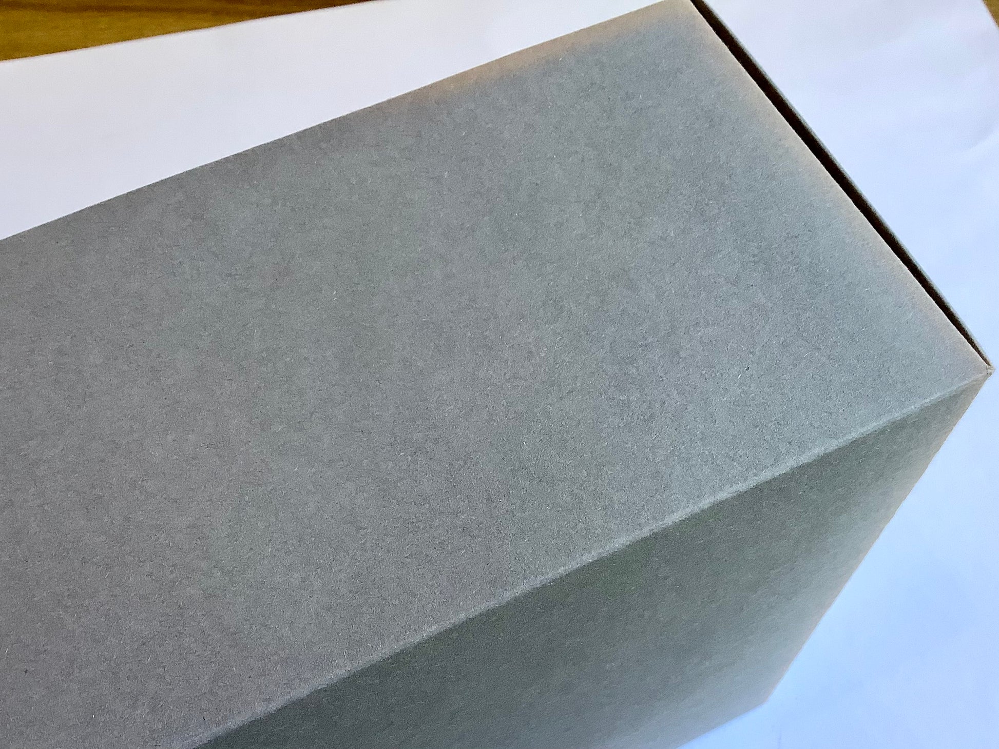 Detail von grauer Buntbox
