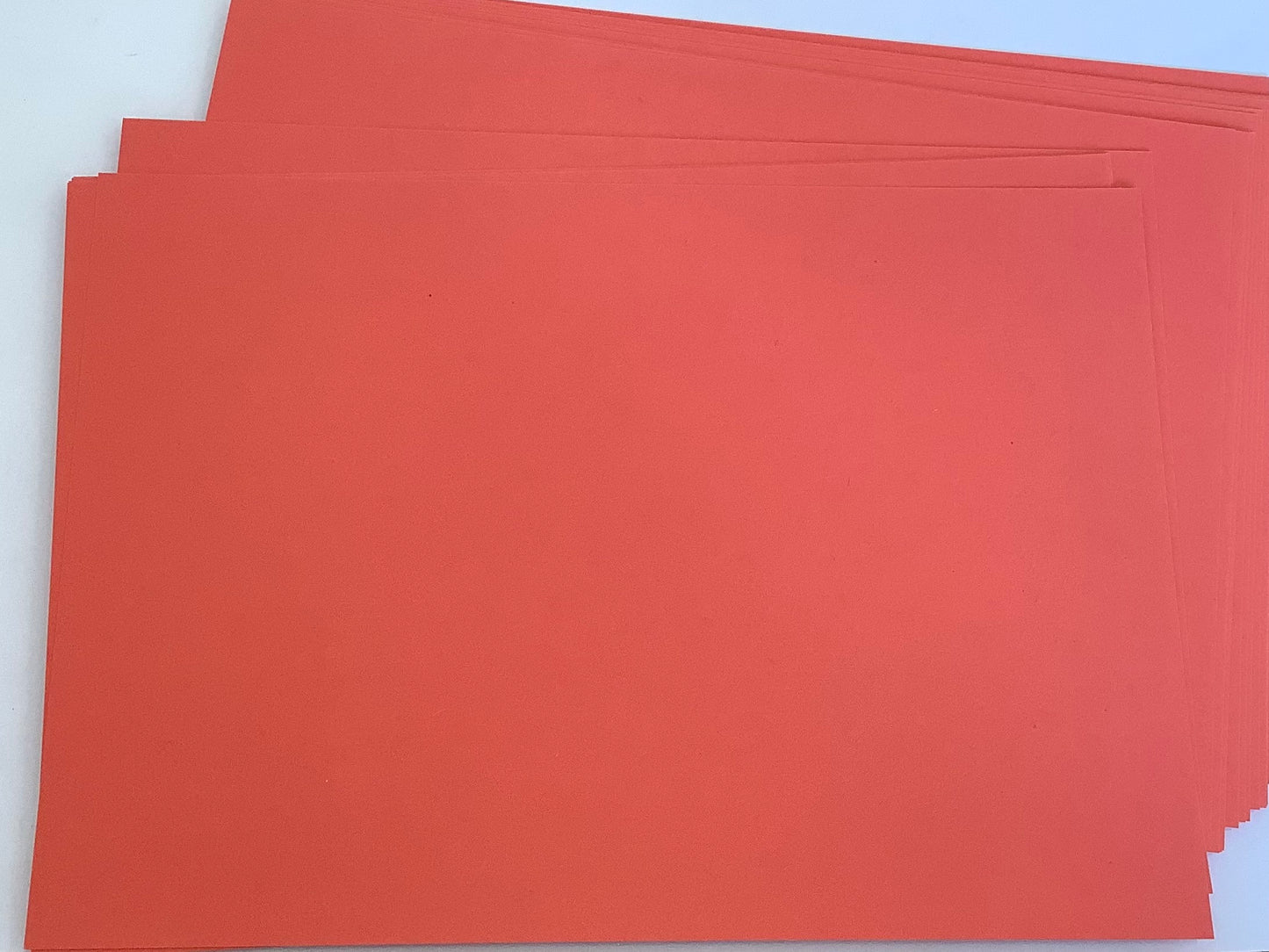 250 Blatt farbiges dickes Druckerpapier A4 mit 160g/m², recycelt in rot.
Erhältlich bei Polly Paper - Bürobedarf in Berlin-Mitte
