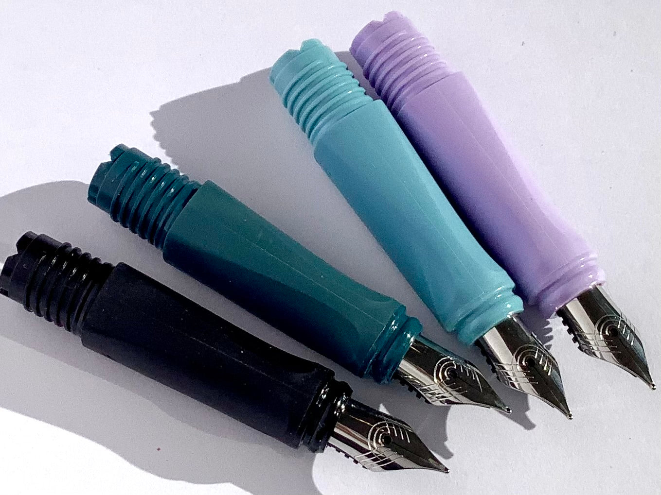 Ersatz-Vorderteil mit Feder für den Füller Tomo von Schneider in schwarz, petrol, mint oder lavendel. Bei Polly Paper, umweltfreundlicher Schulbedarf in Berlin-Mitte