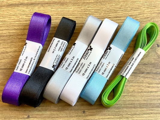 3 Meter lange und 15 mm breites Satin-Schleifenband von Stewo in lila, schwarz, weiß, silber, hellblau oder hellgrün