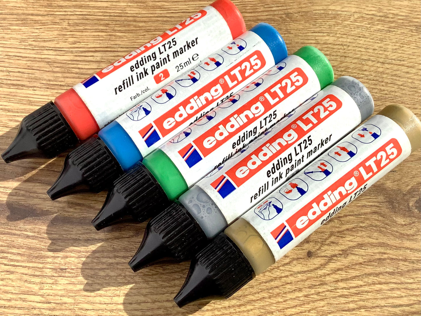 Nachfüll-Flaschen für den Lackmarker-edding-ecoline in rot, blau, grün, silber oder gold oder schwarz