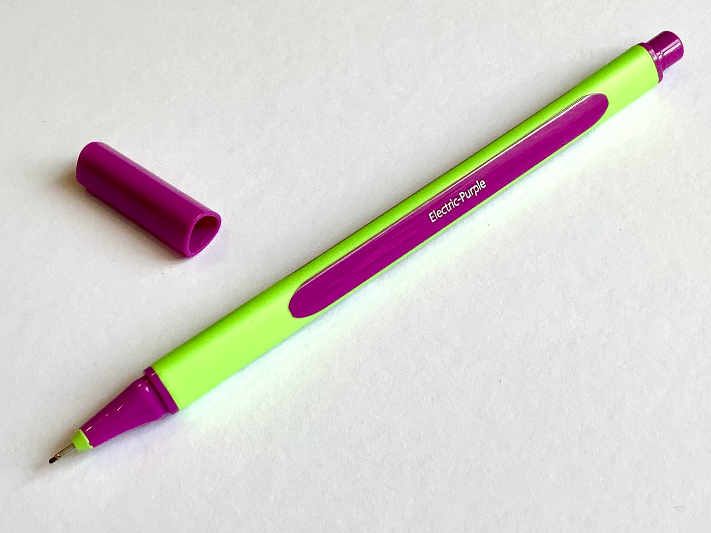 line-up-fineliner in Violett