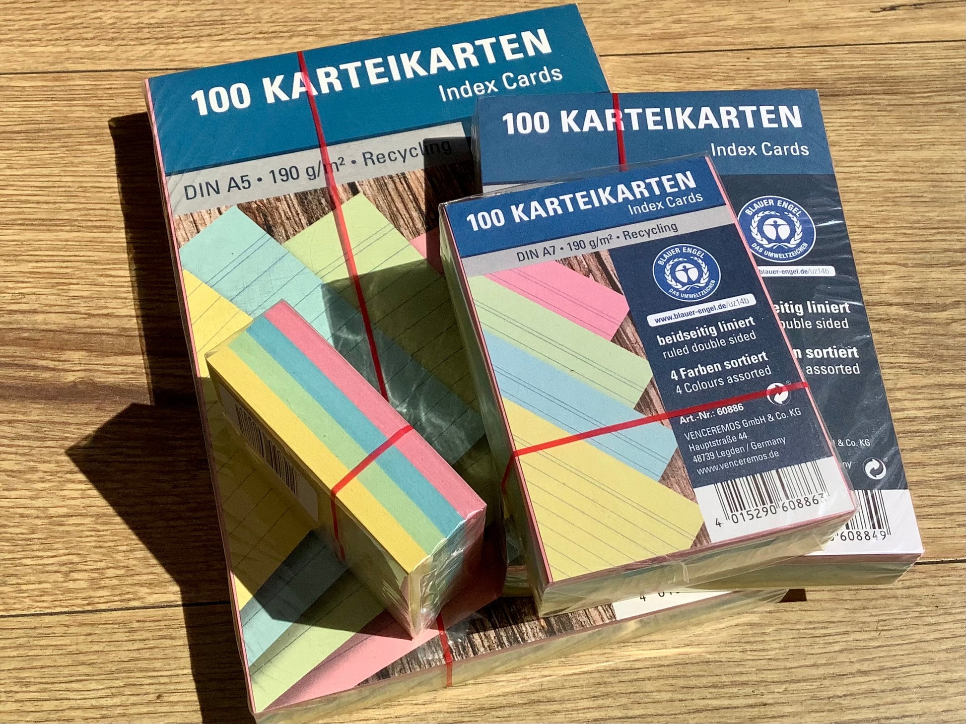 linierte Karteikarten in 4 Größen und 4 Farben sortiert aus Recyclingpapier