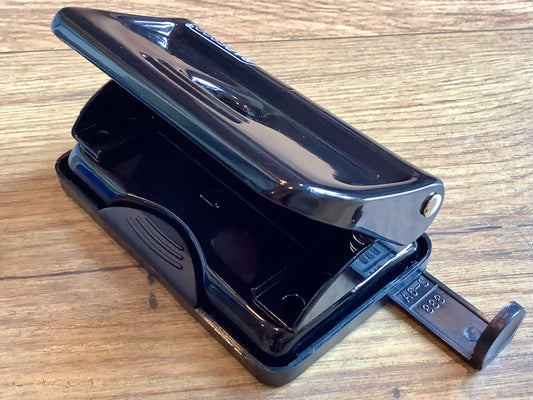 Locher schwarz Rapesco 810 Metall