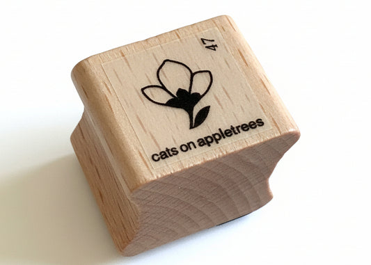 Kleiner Holzstempel mit Blütenmotiv (Knospe)