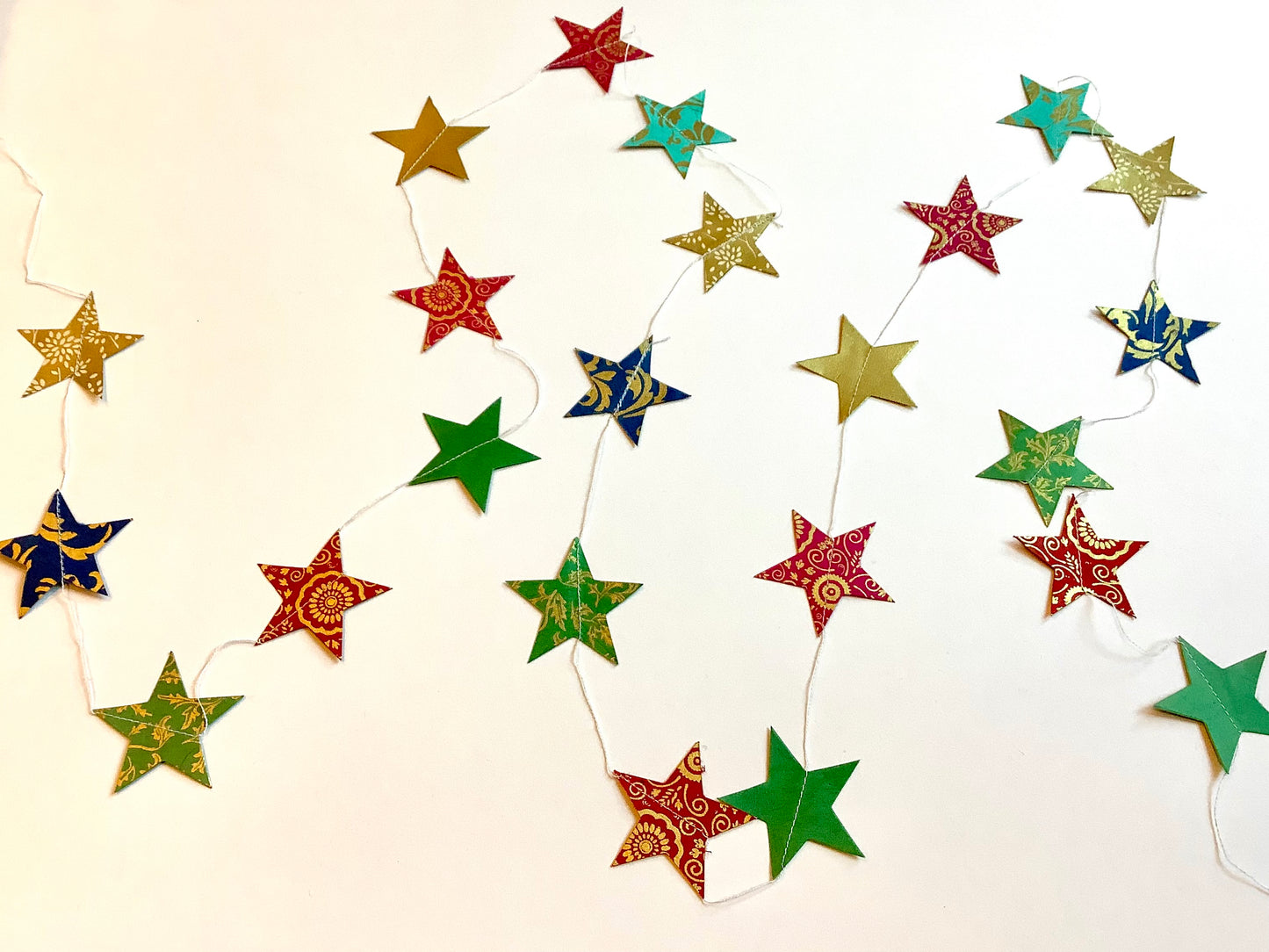 Girlande Sterne aus buntem Recyclingpapier 2m