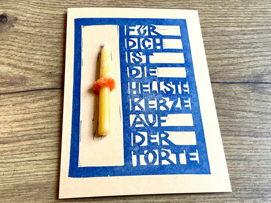 Postkarte mit echter Bienenwachskerze daran, Text:  Für Dich ist die hellste Kerze auf der Torte (Flitzpost) - bei Polly Paper - Umweltfreundliche Schreibwaren