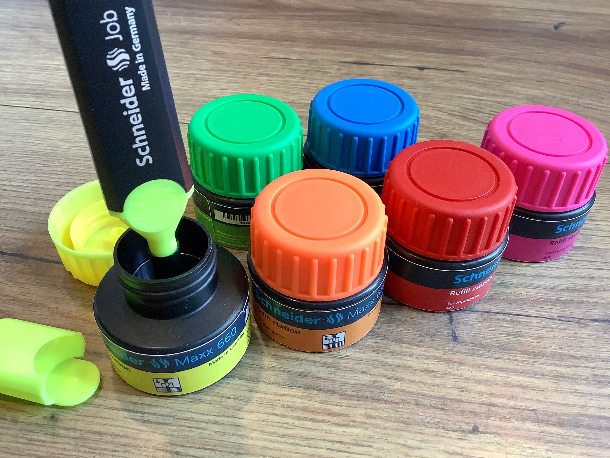 Nachfüllungsdosen in 7 Farben für die Textmarker Job von Schneider