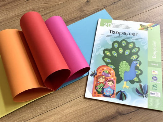Block mit aufgeschlagenen Seiten bunt 20 Blatt Tonpapier