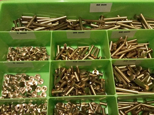 Buchschrauben für Schraubmappen (messingfarben)