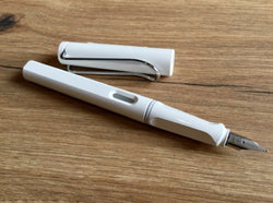 Füller Lamy "Safari" Linkshänder* weiß